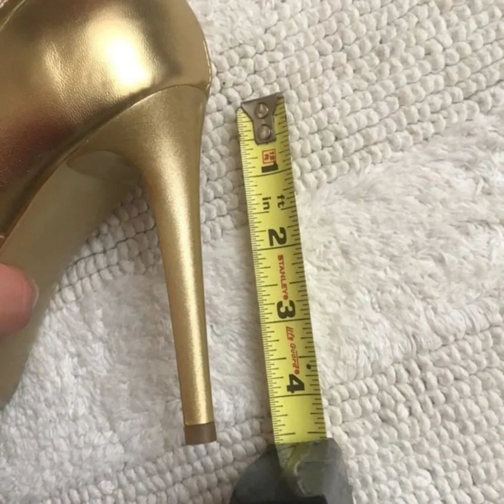 Bespoke golden leather high heel pumps, custom made